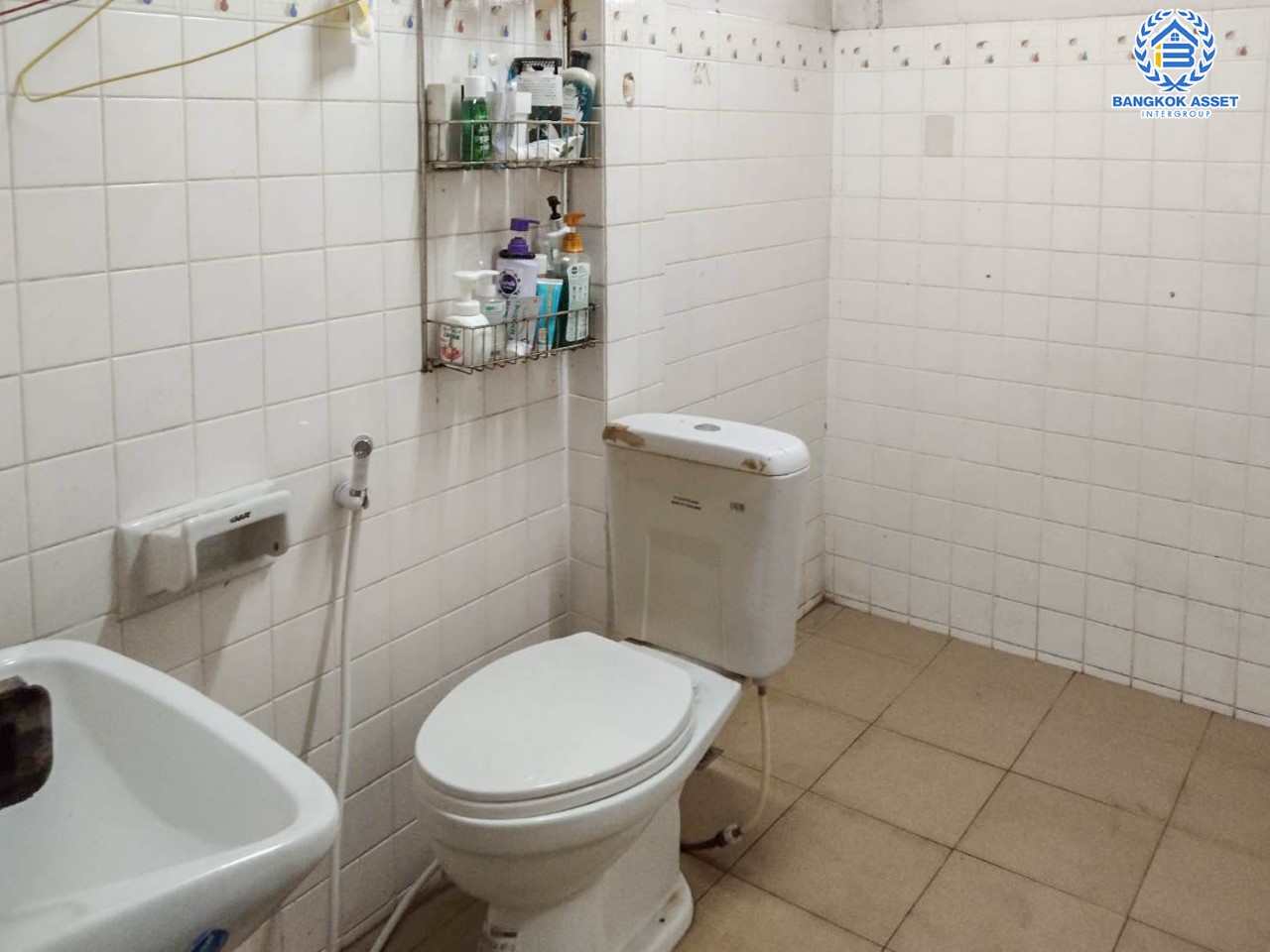 *****บ้านแฝดมือสองนนทบุรี ม.รัตนาธิเบศร์ กาญจนาฯ ติดกับรถไฟฟ้า "สถานีตลาดบางใหญ่" ต่อเติมพร้อมอยู่ เนื้อที่ 80 ตร.ว. ภายในโปร่งกว้าง เป็นสัดส่วน ฟังก์ชัน 7 ห้องนอน 4 ห้องน้ำ จอดรถได้ 6 คัน บนสุดยอดทำเล! เข้า-ออกได้ทั้งทาง ถ.รัตนาธิเบศร์ และ ถ.กาญจนาภิเษก ใกล้จุดขึ้น-ลงรถประจำทางหลายสาย